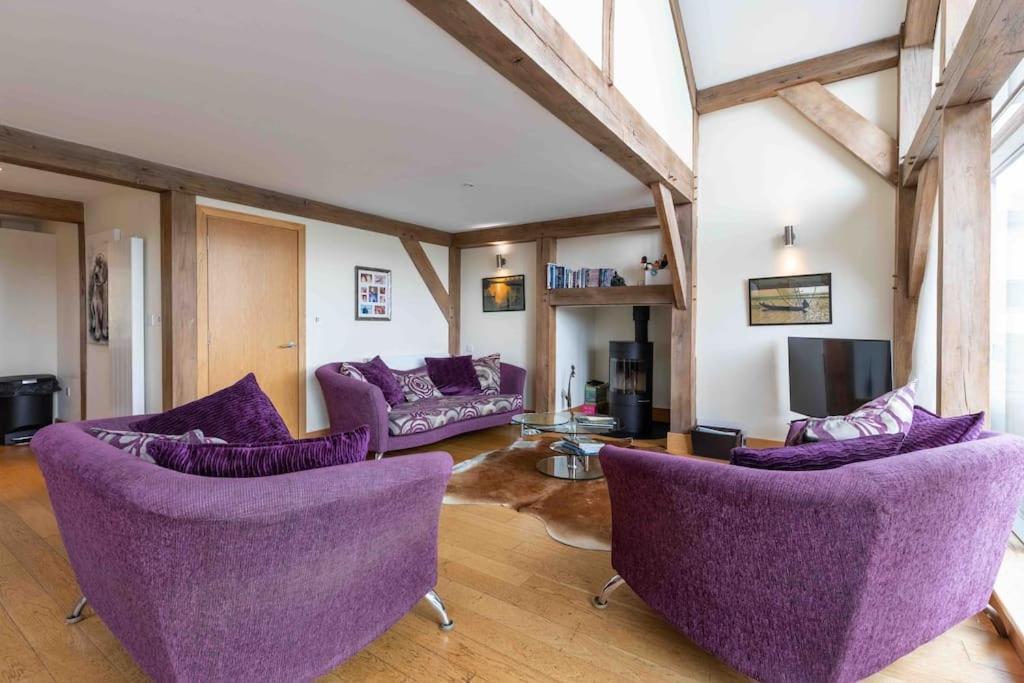 Villa Otters Holt Somerford Keynes Exterior foto