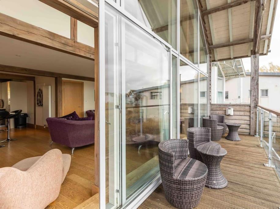 Villa Otters Holt Somerford Keynes Exterior foto